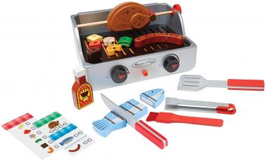 Grill mit Drehspieß aus Holz 